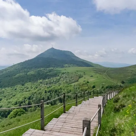 Le Vieux Vinzelles * Volvic