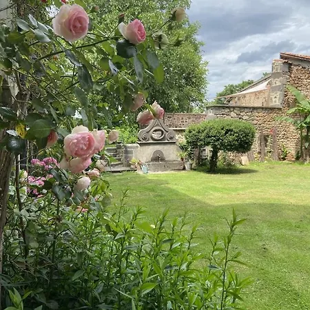 Le Vieux Vinzelles Ferienhaus *