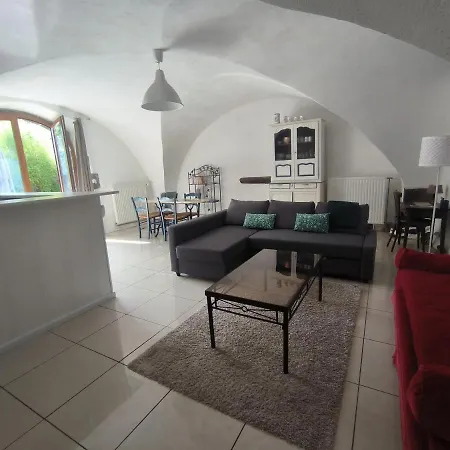 Le Vieux Vinzelles Ferienhaus *